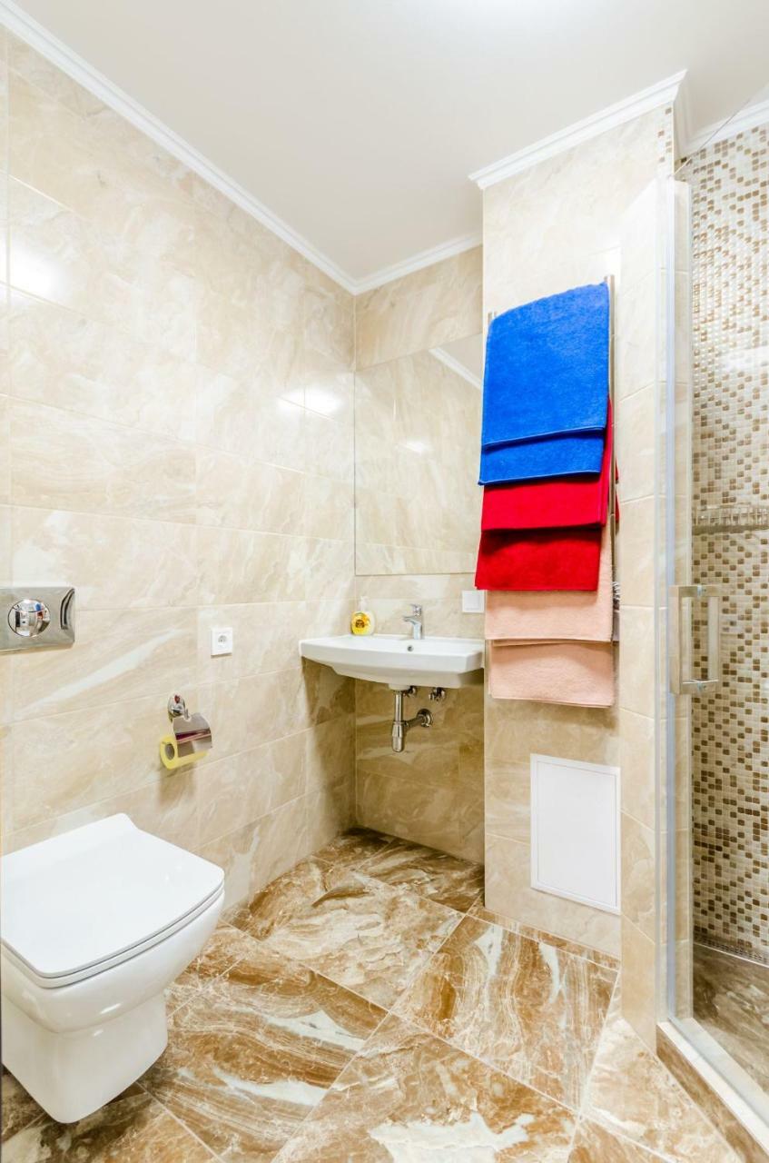 Artal Apartment On Obolonsky Avenue 16A كييف المظهر الخارجي الصورة